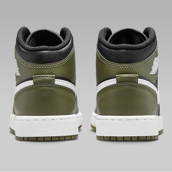 Air Jordan 1 Mid GS in Army Green - Picture 5 of 10